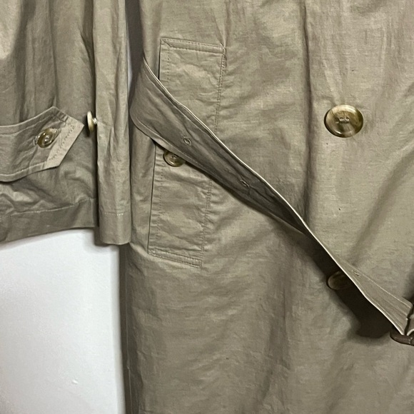 Burberrys Tan Trench Coat - Picture 7 of 13